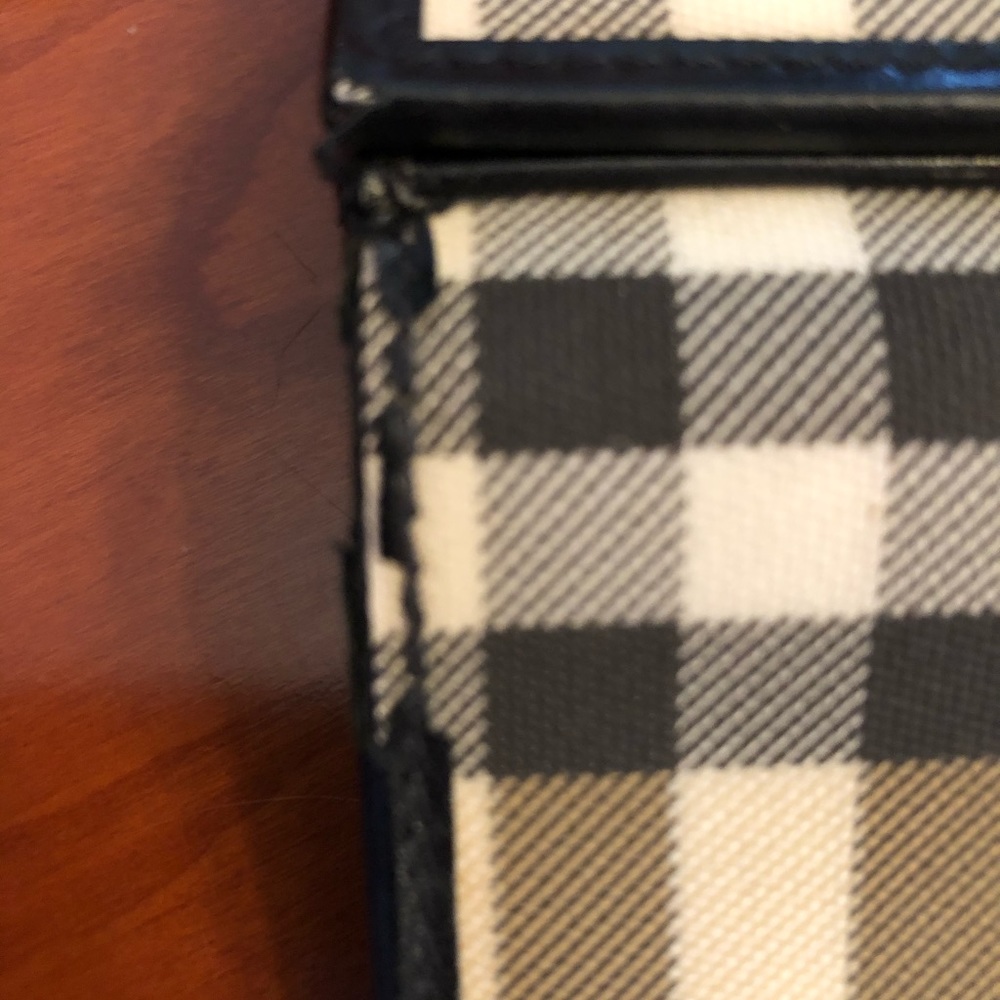 Burberry Wallet - authentic.